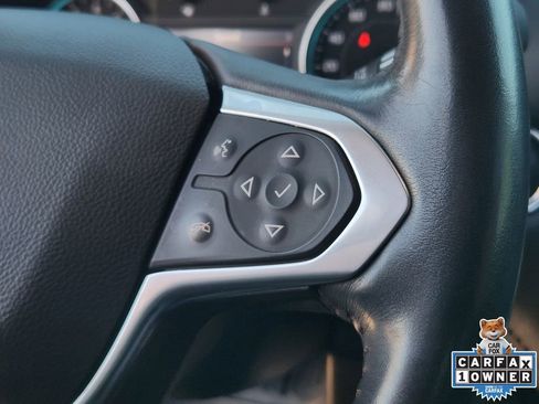 Used 2021 Chevrolet Traverse LT image 34