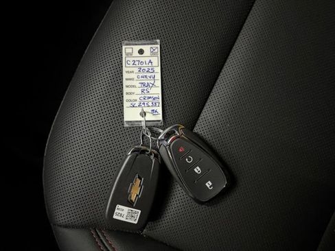 Used 2025 Chevrolet Trax RS w/ Sunroof Package FWD image 69
