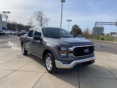 Used 2023 Ford F150 XLT image 2