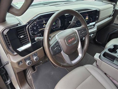 Used 2025 GMC Sierra 1500 SLT RWD image 10