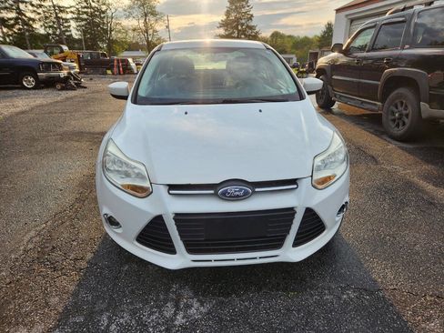Used 2012 Ford Focus SE FWD image 3