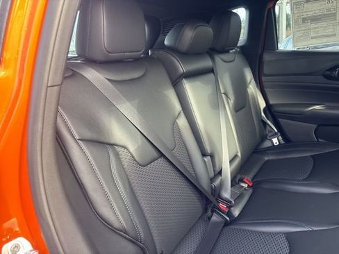 New 2026 Jeep Compass Latitude image 12