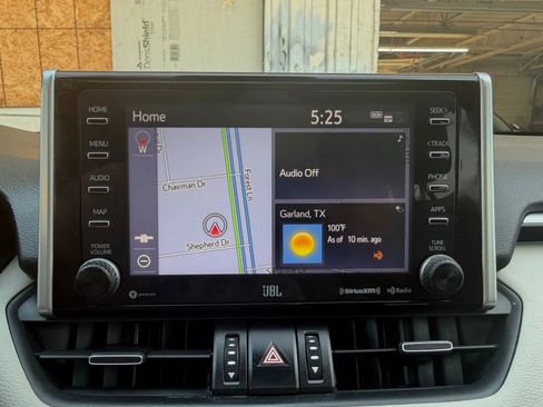 Used 2019 Toyota RAV4 Limited FWD image 37