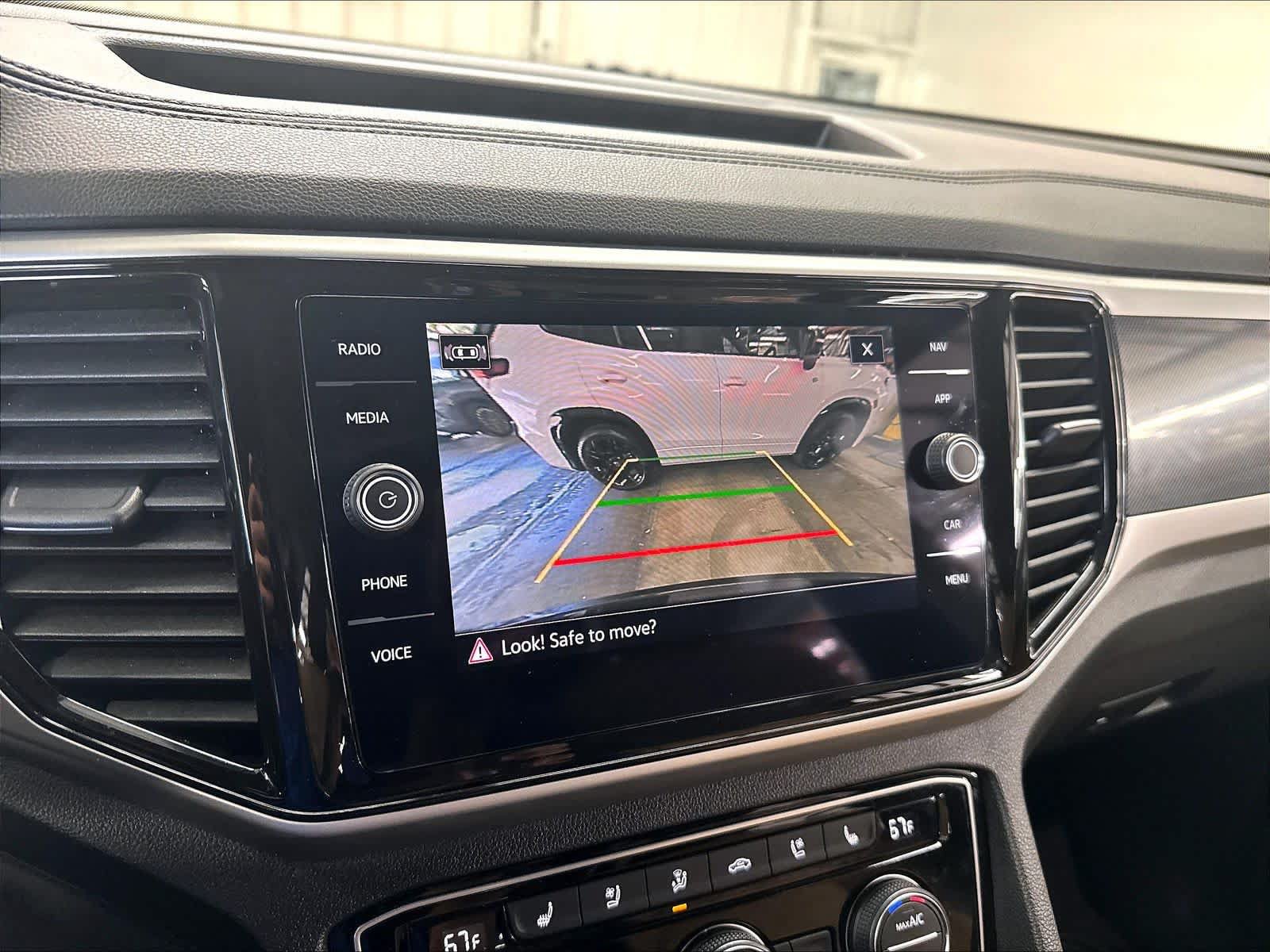 Used 2023 Volkswagen Atlas Cross Sport SEL Premium R-Line AWD/4WD image 18