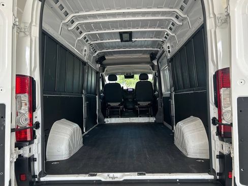 Used 2025 RAM ProMaster 2500 w/ Convenience Group FWD image 34