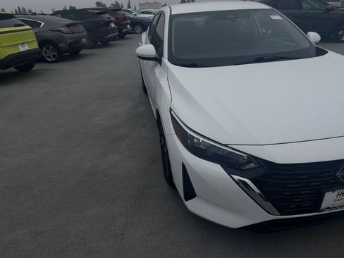 Used 2024 Nissan Sentra SV image 3