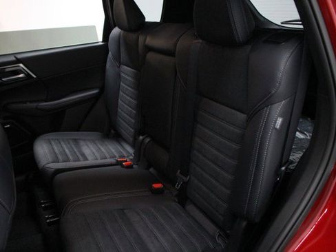 New 2026 Mitsubishi Outlander SE FWD image 25