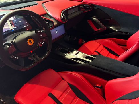 Used 2025 Ferrari 12Cilindri RWD image 4