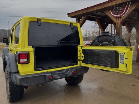 Used 2022 Jeep Wrangler Sport image 8