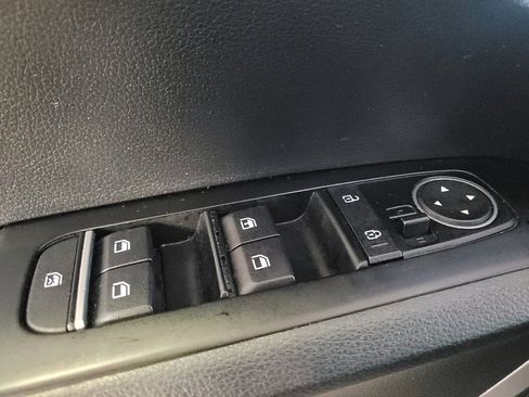 Used 2025 Kia Soul S FWD image 27