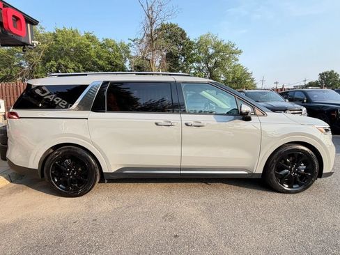 Used 2023 Kia Carnival SX Prestige FWD image 5