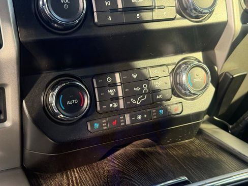 Used 2021 Ford F250 Lariat w/ Lariat Value Package image 19