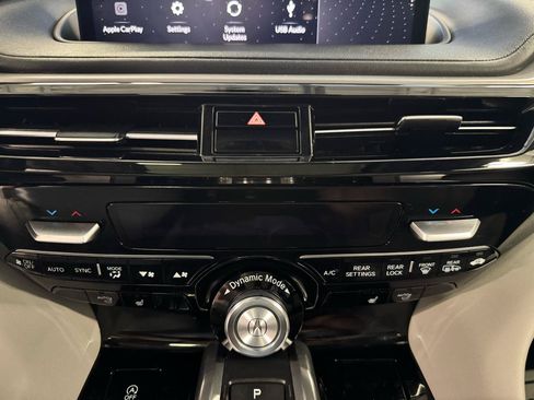 Used 2023 Acura MDX SH-AWD w/ Technology Package image 17