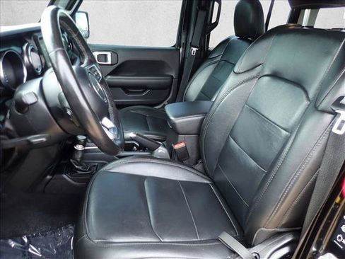 Used 2022 Jeep Wrangler Unlimited Sahara AWD/4WD image 11