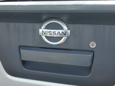 Used 2017 Nissan Frontier SV image 8