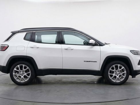 Used 2025 Jeep Compass Limited AWD/4WD image 11