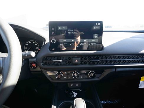 New 2026 Honda HR-V LX image 17