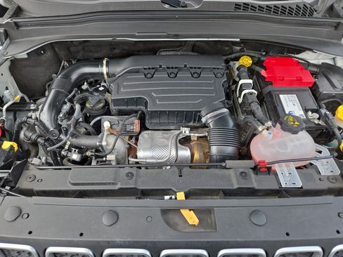 Certified 2023 Jeep Renegade Latitude AWD/4WD image 33