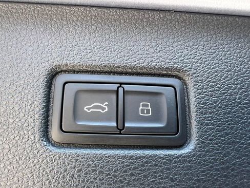 Used 2018 Audi Q7 3.0T Prestige w/ Prestige Package image 36