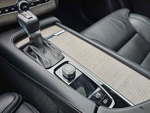 Certified 2022 Volvo XC90 T6 Inscription w/ Climate Package image 28