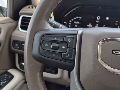 Used 2022 GMC Yukon Denali w/ Denali Ultimate Package AWD/4WD image 27