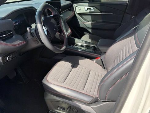 Used 2025 Ford Explorer ST-Line w/ Premium Package RWD image 2