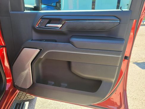 Used 2025 GMC Sierra 2500 AT4X AWD/4WD image 9