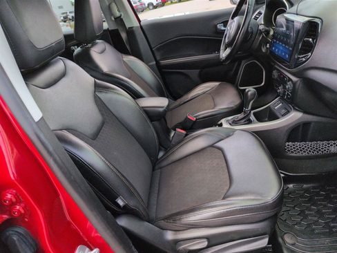 Used 2020 Jeep Compass Latitude FWD image 34