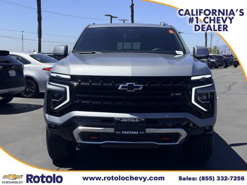 Used 2025 Chevrolet Suburban Z71 AWD/4WD image 2