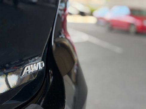 Used 2011 Toyota Venza AWD image 16