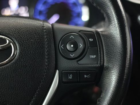 Used 2019 Toyota Corolla SE FWD image 13
