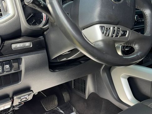 Used 2017 Nissan Titan SV AWD/4WD image 89