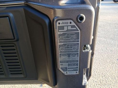 New 2026 Jeep Wrangler Unlimited Rubicon AWD/4WD image 17