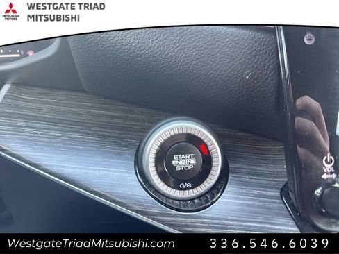 Used 2023 Jeep Wagoneer L Series II AWD/4WD image 18
