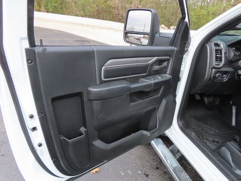 New 2024 RAM 3500 Tradesman AWD/4WD image 23
