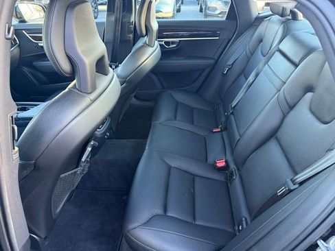 Used 2017 Volvo S90 T6 Momentum w/ Vision Package image 6