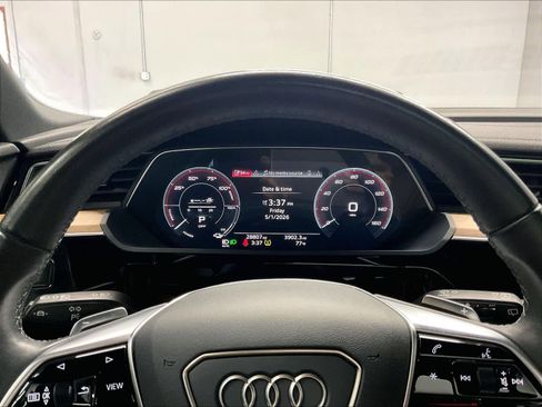 Used 2024 Audi Q8 e-tron Premium Plus w/ Premium Plus Package AWD/4WD image 20