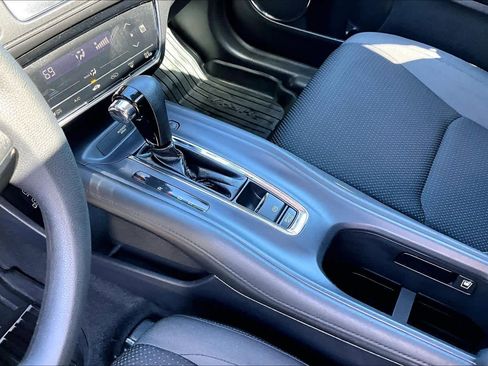 Used 2019 Honda HR-V EX image 16