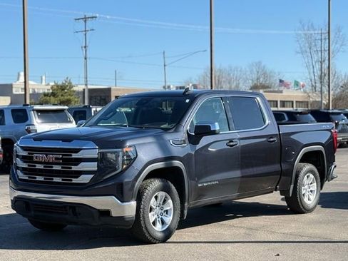 Used 2023 GMC Sierra 1500 SLE image 29