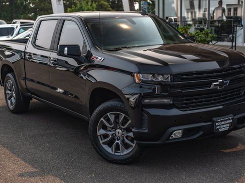 Used 2019 Chevrolet Silverado 1500 RST AWD/4WD image 2