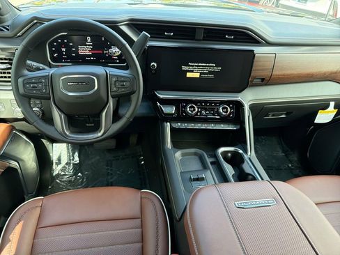 New 2026 GMC Sierra 2500 Denali Ultimate AWD/4WD image 7