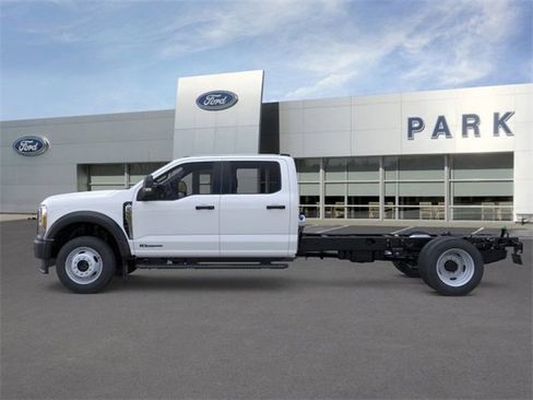 New 2025 Ford F550 4x4 Crew Cab Super Duty image 3