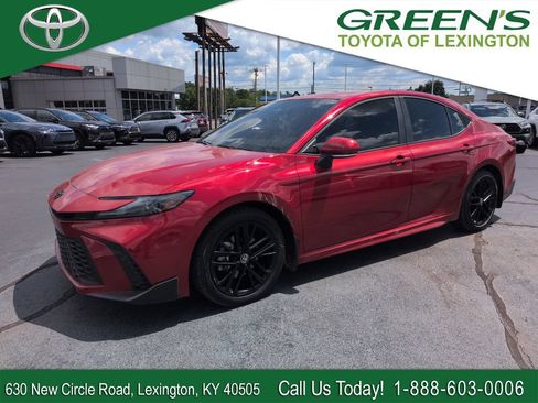 Certified 2025 Toyota Camry SE w/ Convenience Package FWD image 1