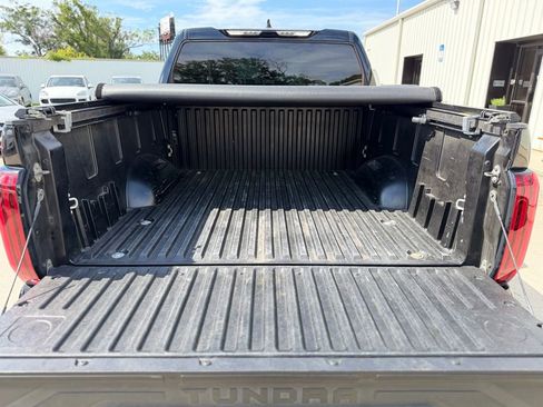 Used 2022 Toyota Tundra SR5 w/ SR5 Convenience Package AWD/4WD image 13
