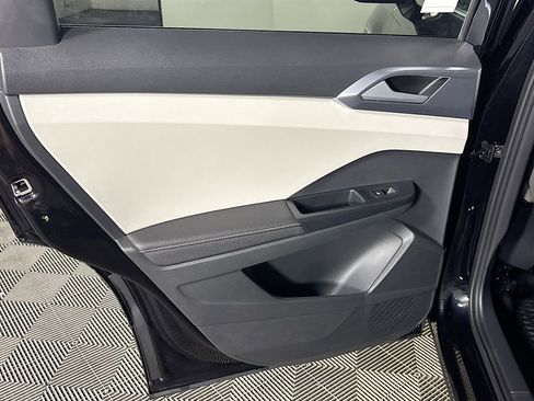 New 2025 Volkswagen Taos SE image 19