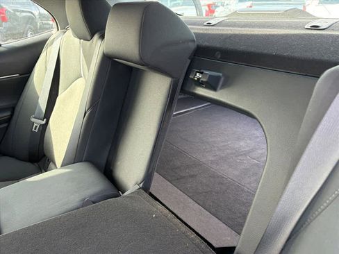 Used 2022 Toyota Camry LE image 9