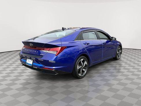 Used 2023 Hyundai Elantra Limited image 3