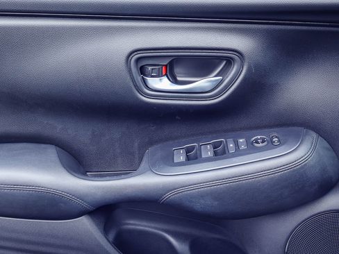 Used 2024 Honda HR-V LX image 9
