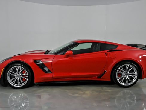 Used 2016 Chevrolet Corvette Z06 w/ 3LZ Preferred Equipment Group RWD image 8