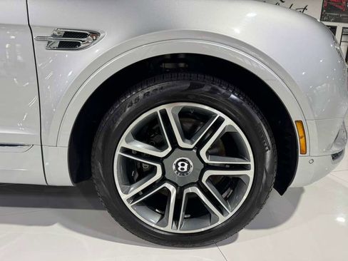 Used 2018 Bentley Bentayga image 56